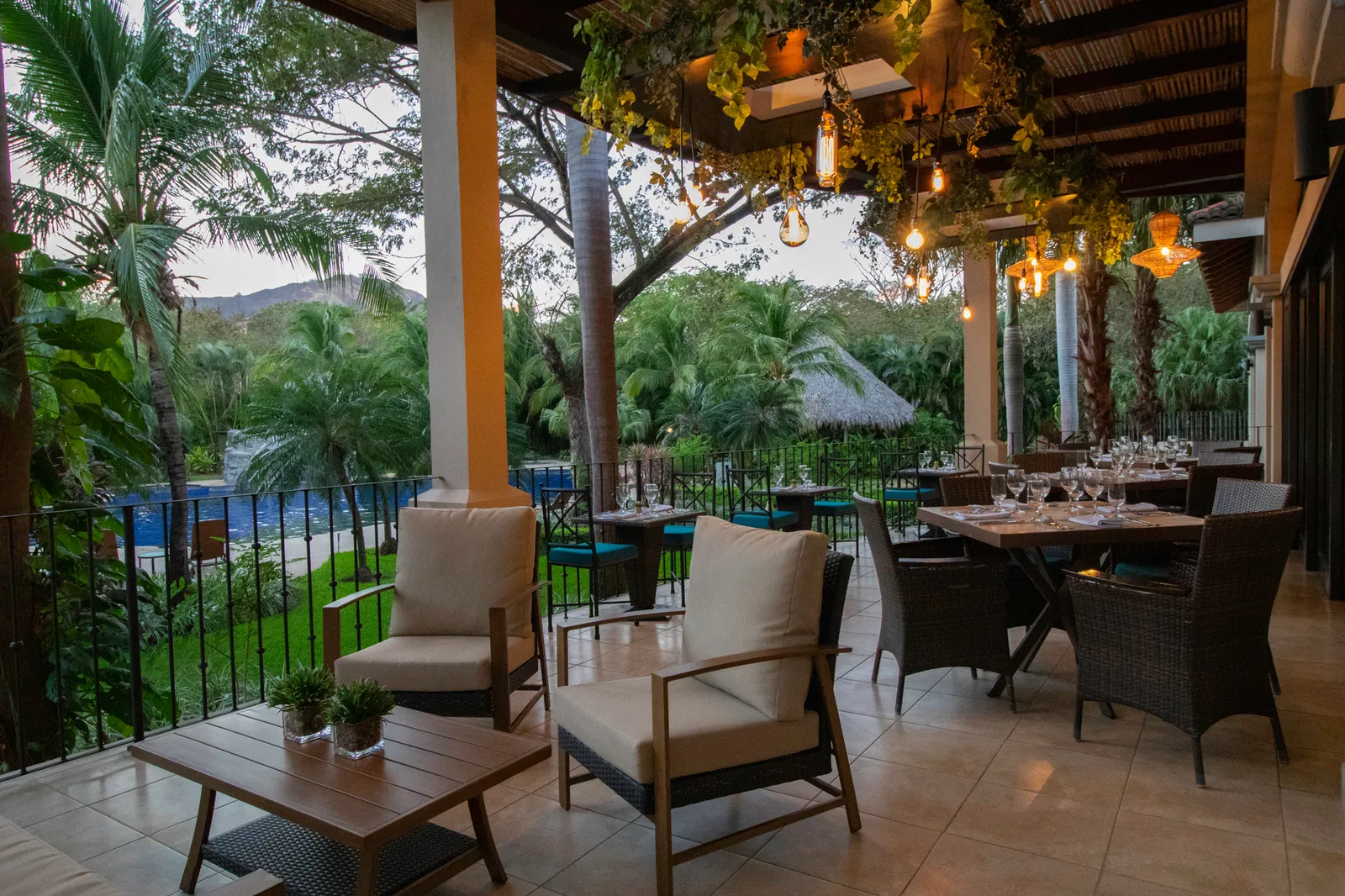Eat, Sip, Explore: The Best Restaurants & Cafés in Playas del Coco & Playa Hermosa
